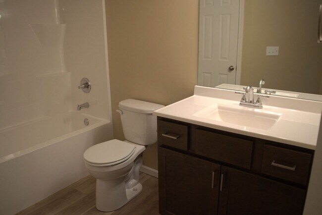 Building Photo - 1309-1311 Godas