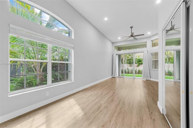 Building Photo - 2587 Jardin Ct