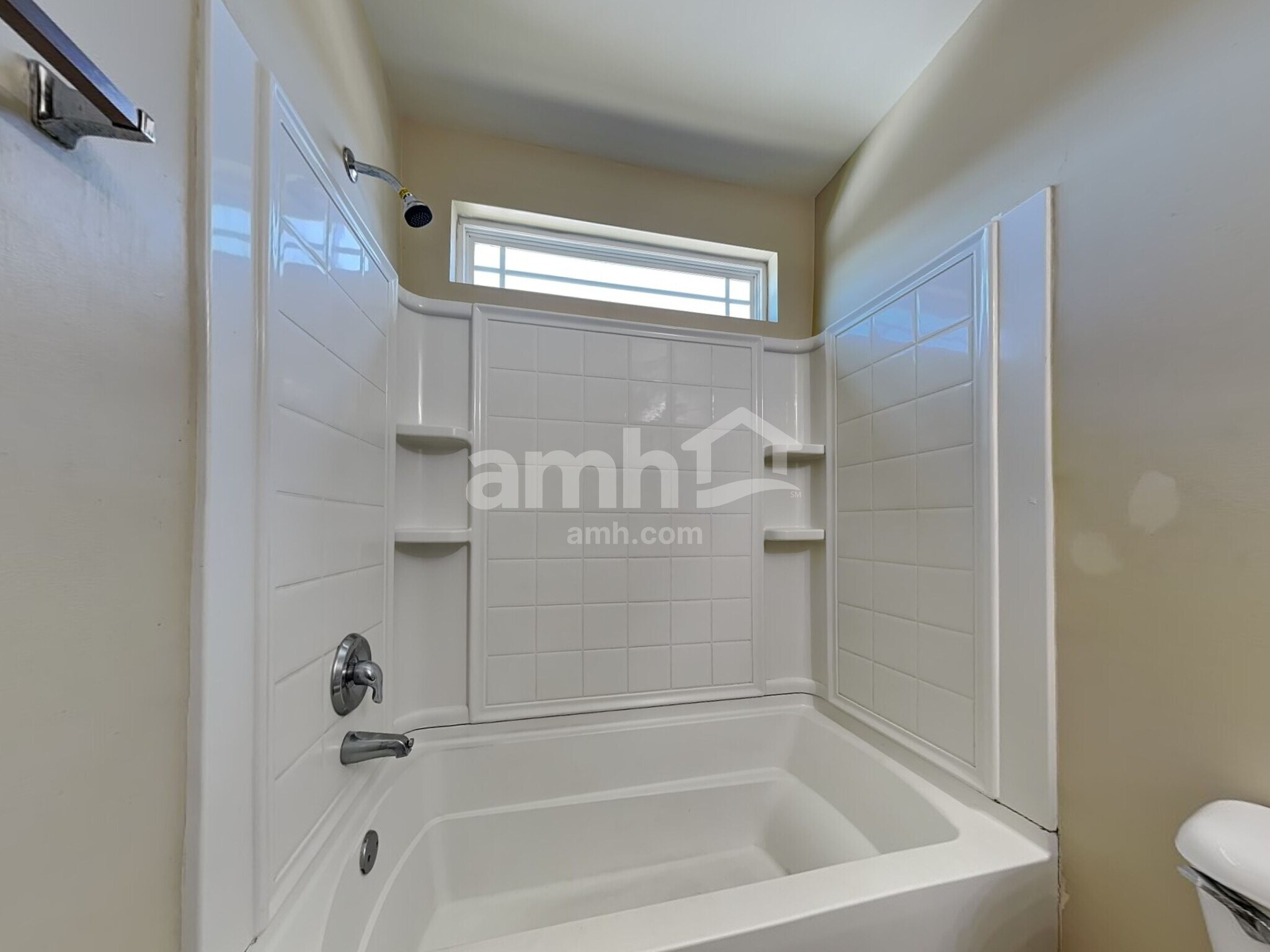 Building Photo - 2 Crystal Lake Dr