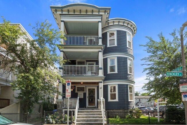 Building Photo - 26 Hinckley St