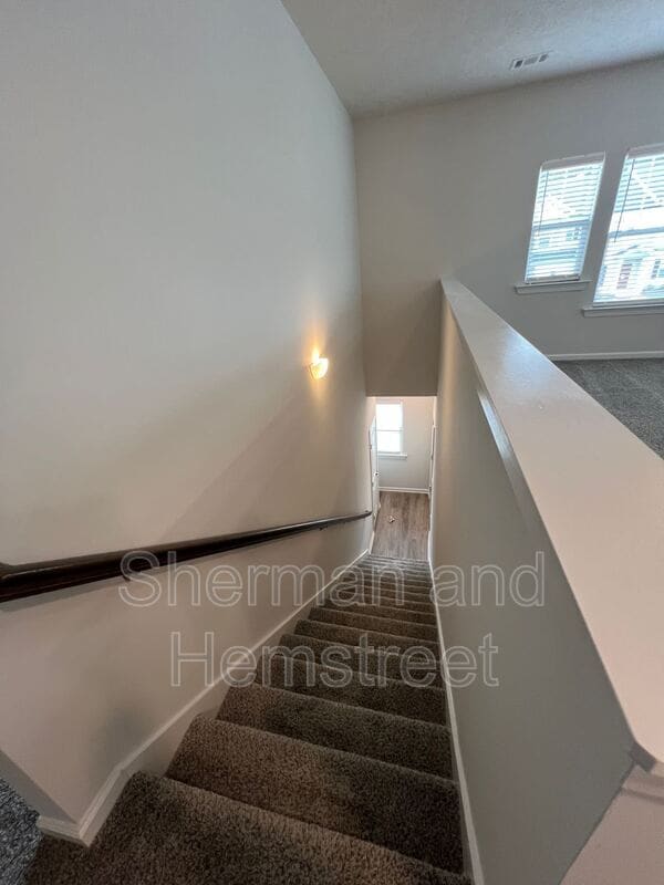 Building Photo - 5035 Mimosa Dr