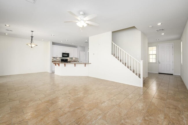 Building Photo - 40262 W Molly Ln