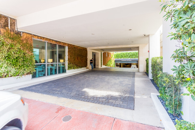 Building Photo - Seacrest Apartments