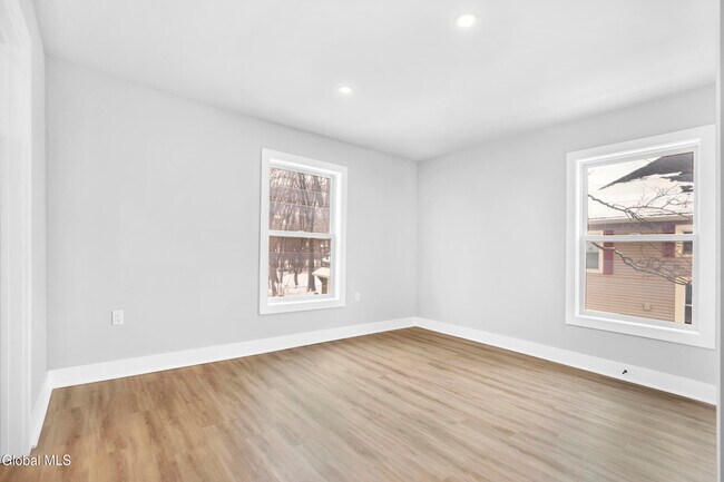 Building Photo - 103 E High St