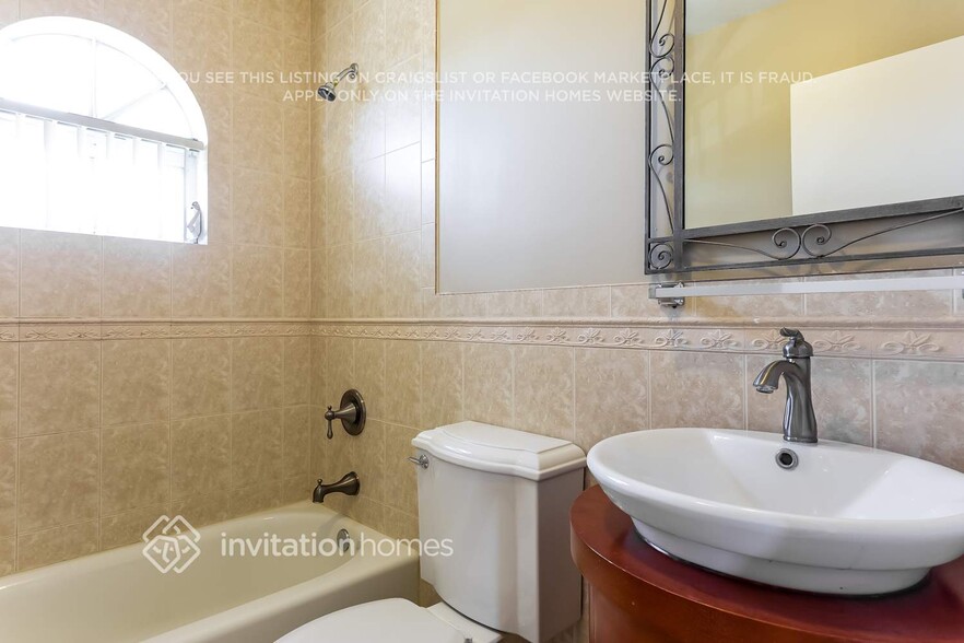 Building Photo - 6340 SW 156th Ct