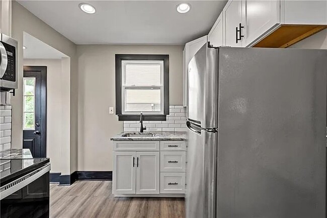 Building Photo - 61 Mainsgate St