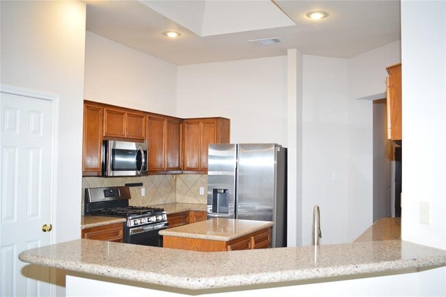 Building Photo - 3810 Newland Dr