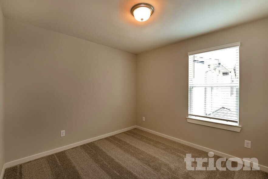 Building Photo - 22813 Terrazzo Dr