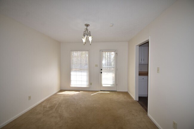 Building Photo - 3 Bedroom and 2 Bath Home (No Pets)