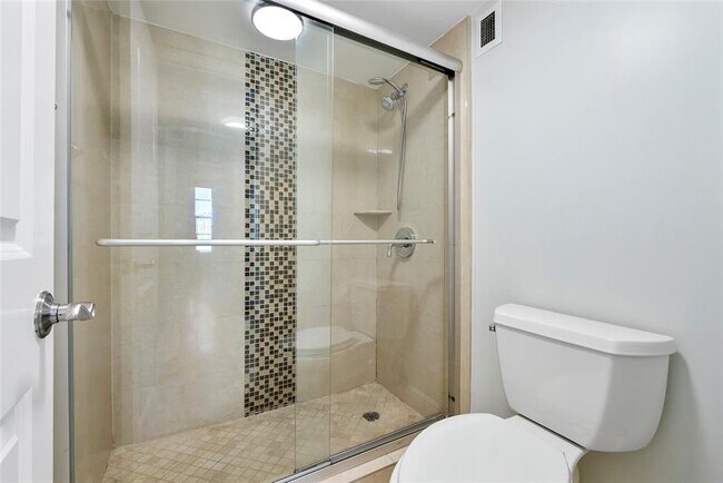 Building Photo - 1000 S Ocean Blvd