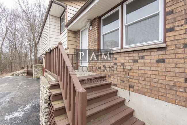 Building Photo - 21225 Mary Lynn Dr