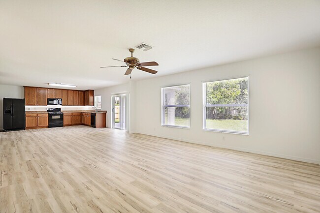 Building Photo - 617 SE Karrigan Terrace