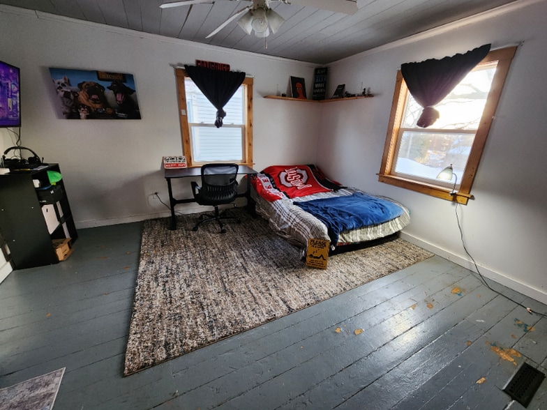 Building Photo - 410 S Parker Dr