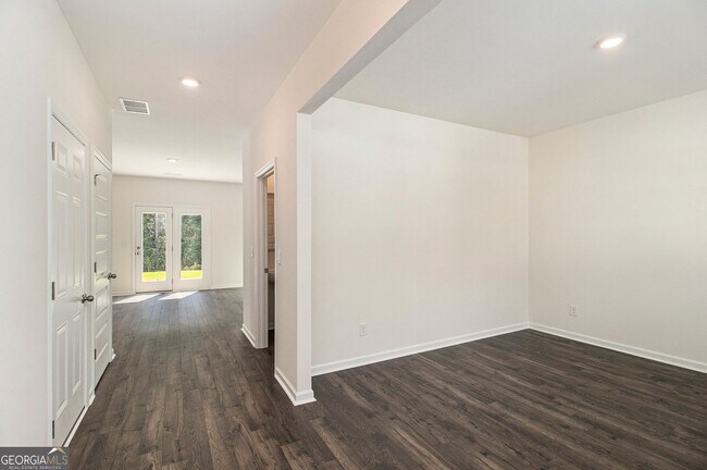 Building Photo - 568 Whitman Ln
