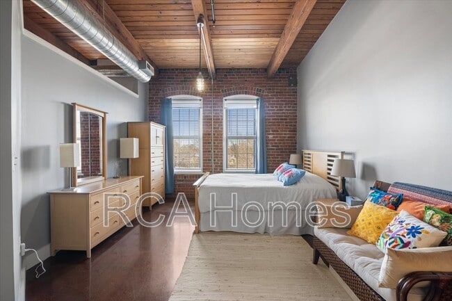 Building Photo - 55 S Harding St