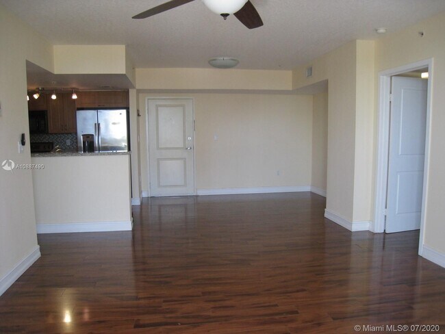 Building Photo - 1555 N Treasure Dr