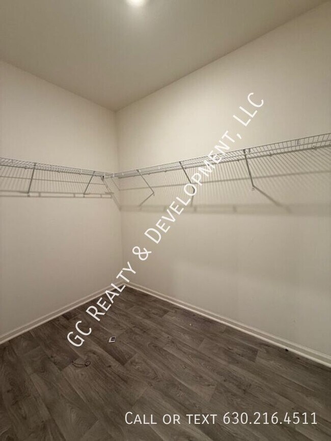 Building Photo - 1694 Cottage Dr