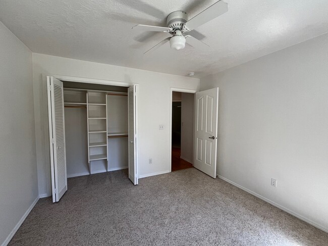 Building Photo - 11917 W Lewisburg Ct