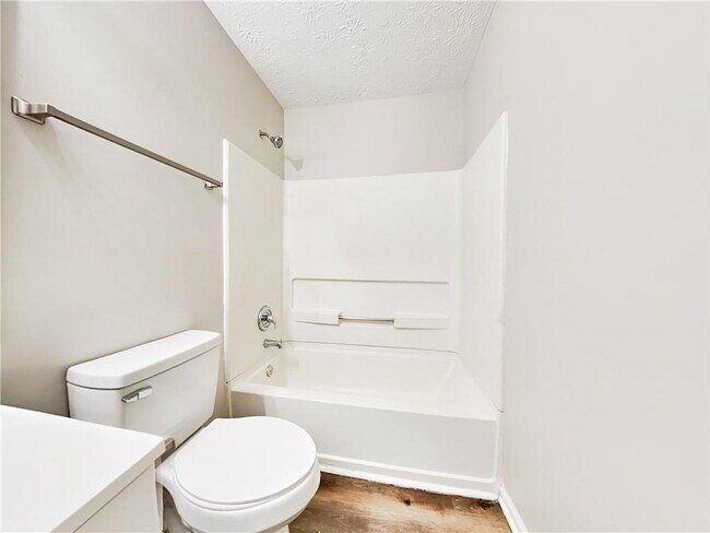 Building Photo - 200 Adam Cir