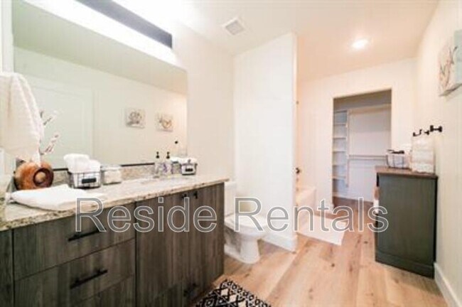 Building Photo - 254 Spring Creek Pky