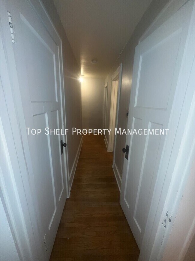 Building Photo - 1063 42nd St