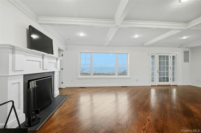 Building Photo - 20845 Soundview Ave