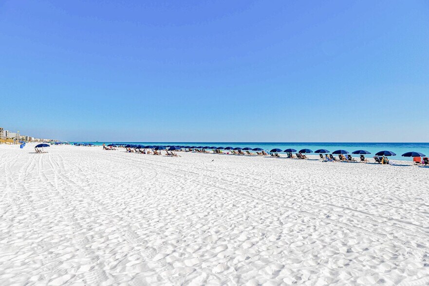 Building Photo - 885 Santa Rosa Blvd