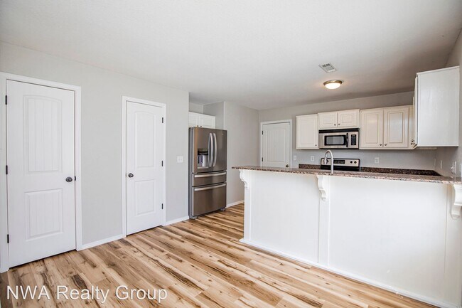 Building Photo - 2 br, 2 bath House - 3906 SW Gibson