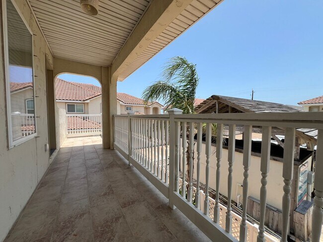 Building Photo - Resort-Style Island Living at Joya Del Mar!