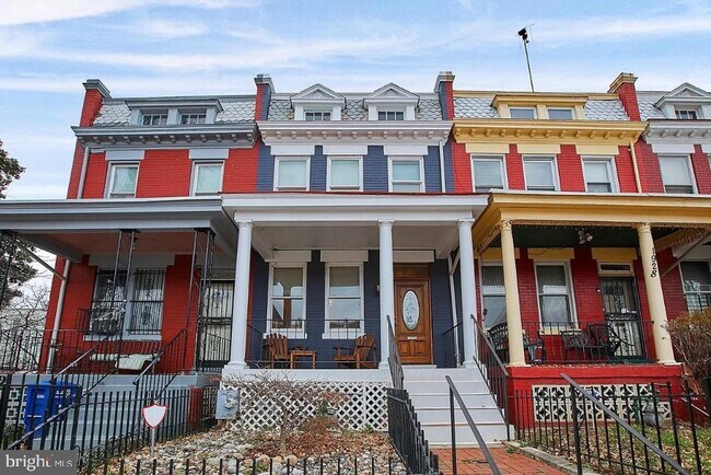 Primary Photo - 1926 2nd St NW