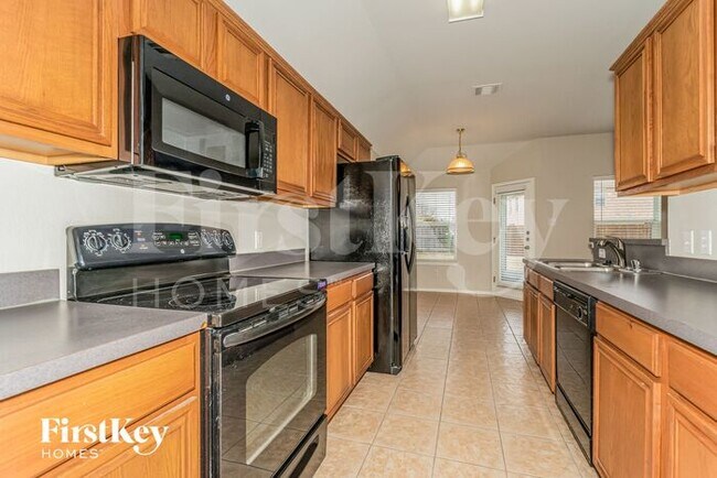 Building Photo - 207 Amherst Dr