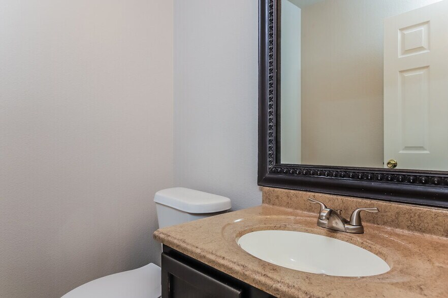 Building Photo - 326 Silver Bit