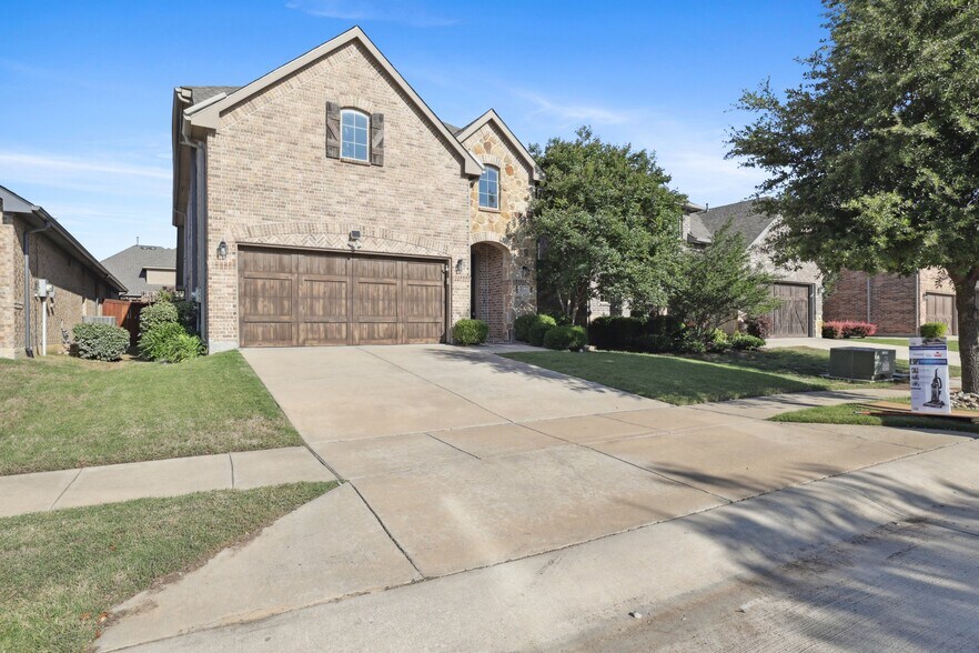 Building Photo - 911 Montgomery Way