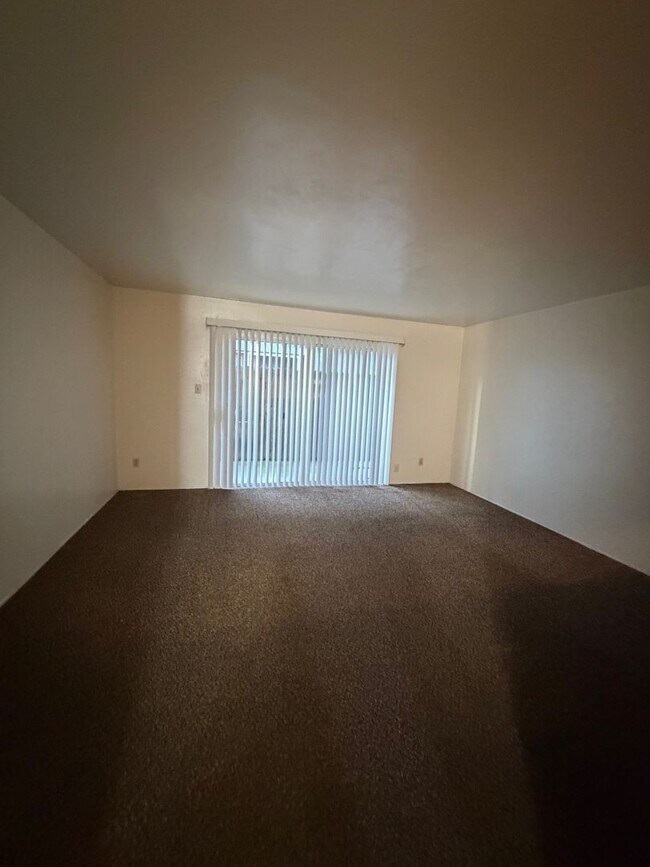 Building Photo - 1968 Stine Rd