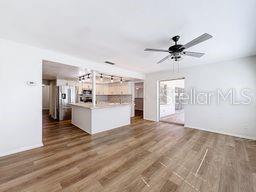 Building Photo - 1001 Chinaberry Rd