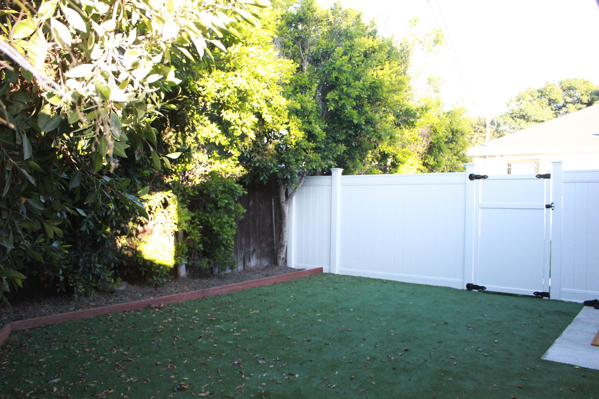 Other angle of fenced in yard. - 2147 S Orange Dr