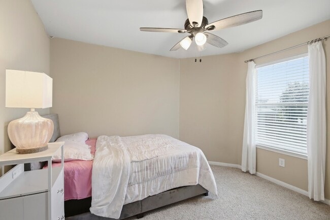 Building Photo - 25450 Barmby Dr