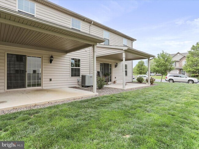 Building Photo - 20 Delano Dr