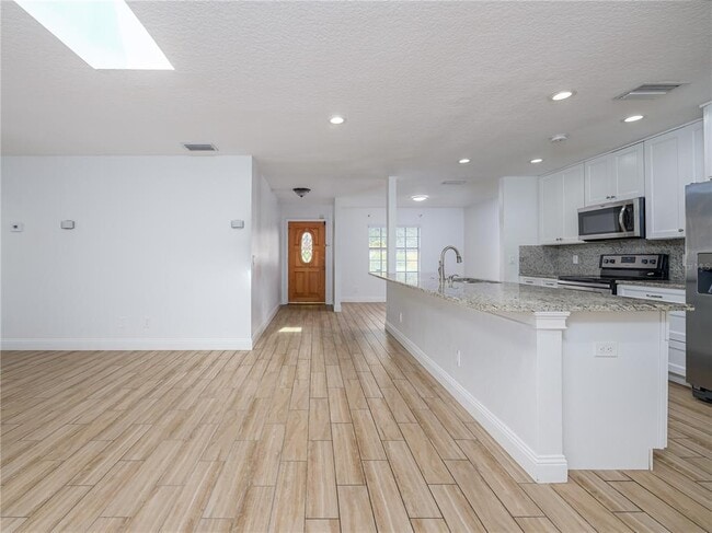 Building Photo - 14605 Brentwood Ln