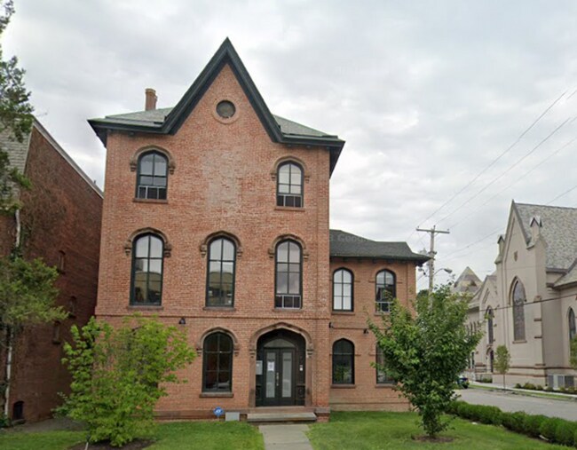 Building Photo - 233 Liberty St