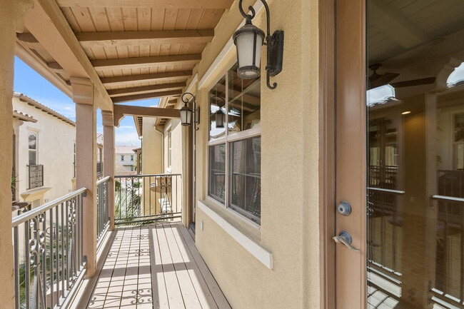 Building Photo - 245 Paseo Gregario