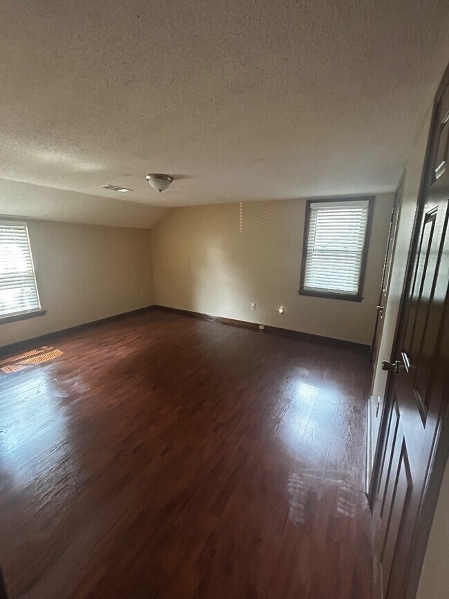 Building Photo - 500 Bedlington Dr
