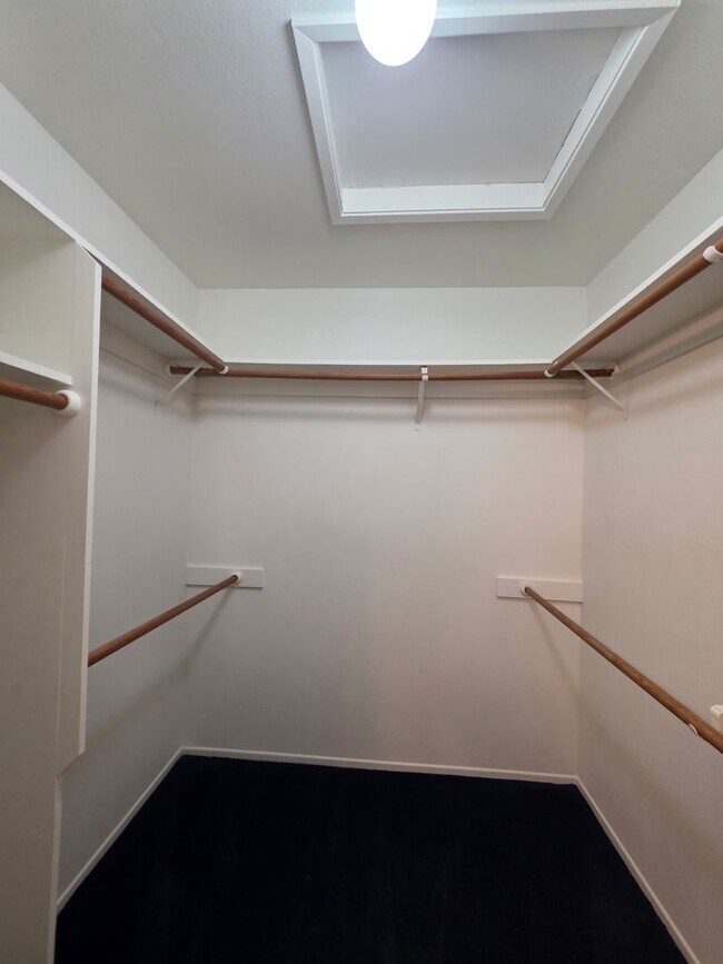 Building Photo - 6508 Pine Borough Ct