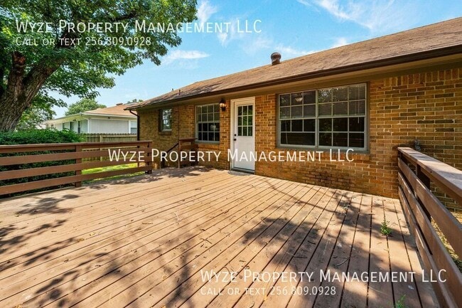 Building Photo - 2213 Cecille Dr SW