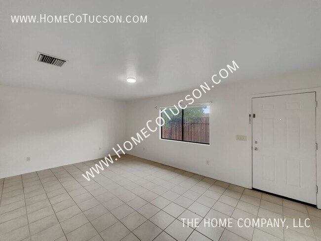 Building Photo - 750 W 41st St