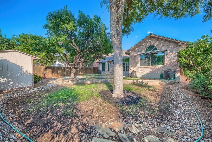 Building Photo - 6143 Ashford Point Dr