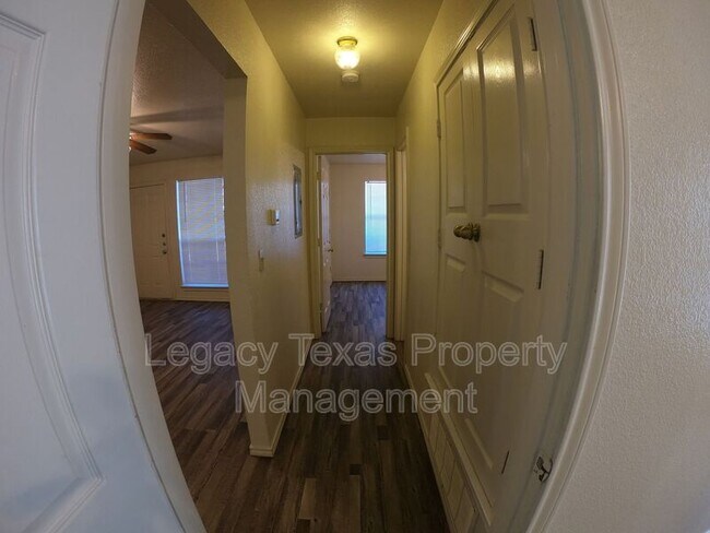 Building Photo - 1106 Williams Ave