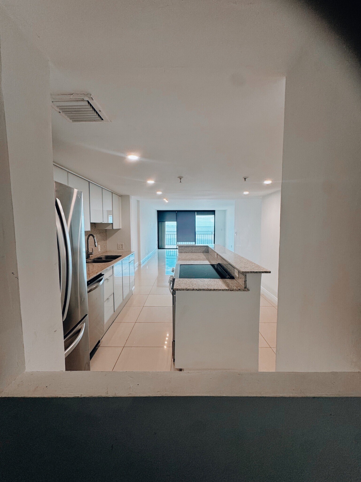 Building Photo - 1632 S Bayshore Ct