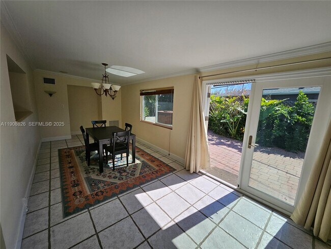 Building Photo - 2016 NE 26th Dr