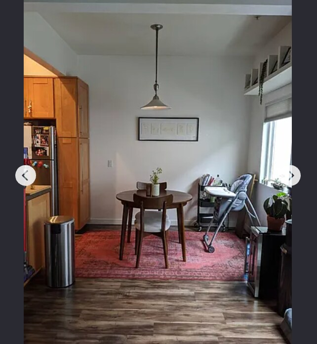 Dining Area - 9808 Regent St